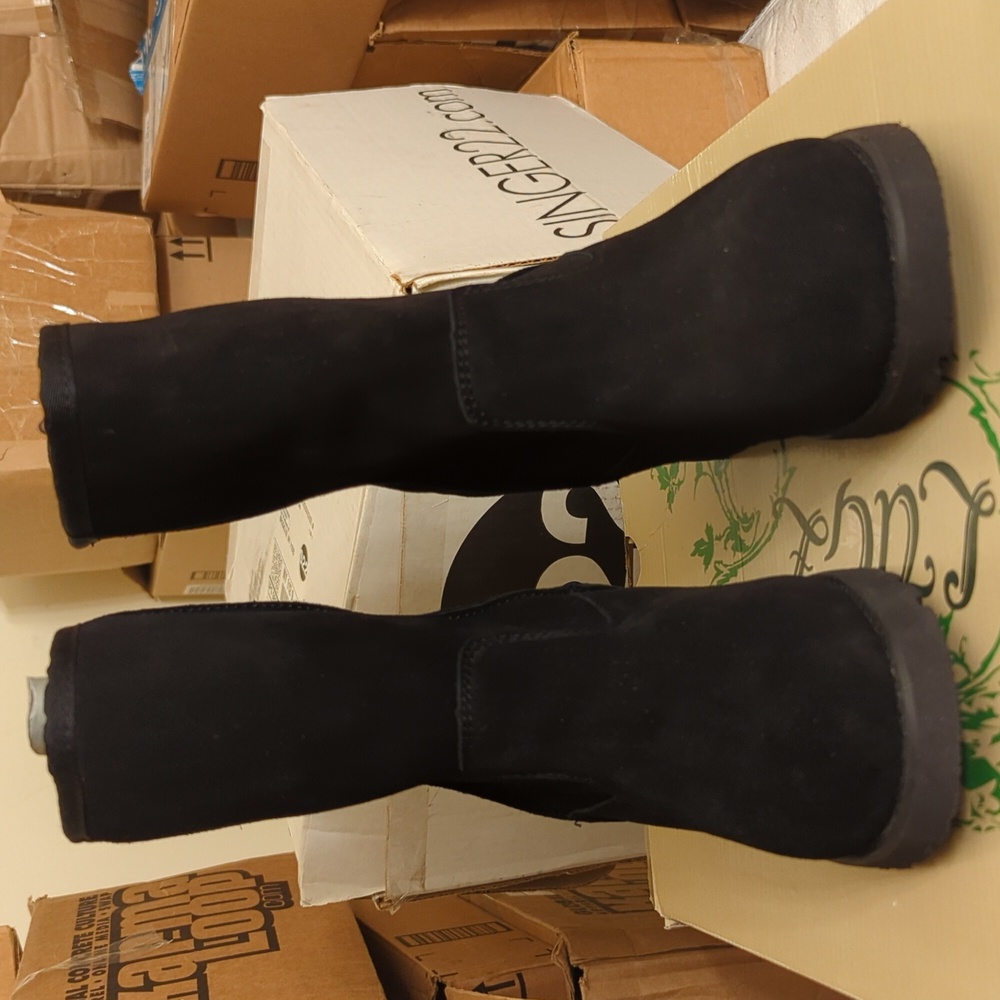 Chakra Lugz black boots size 8 / 39 hidden wedge 3-in heel